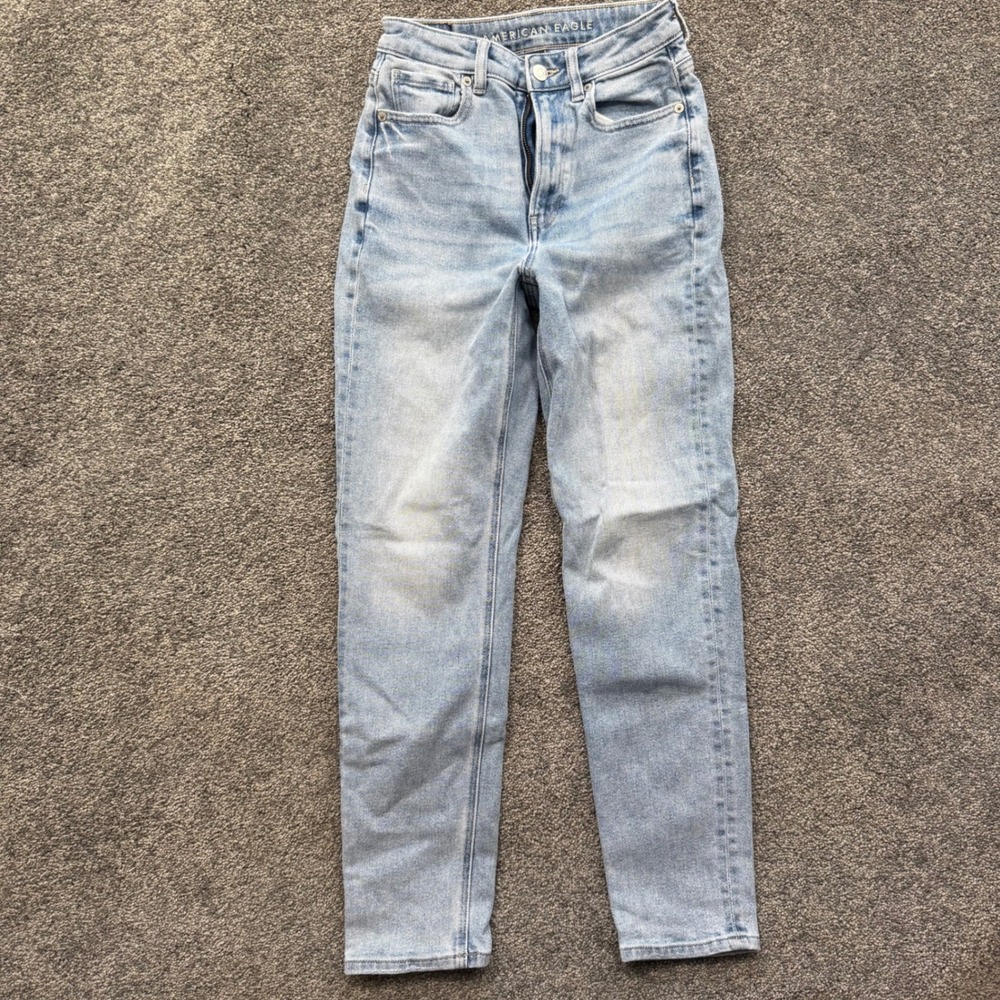 American Eagle Mom Straight Jeans Light Wash High Rise Size 00 Regular